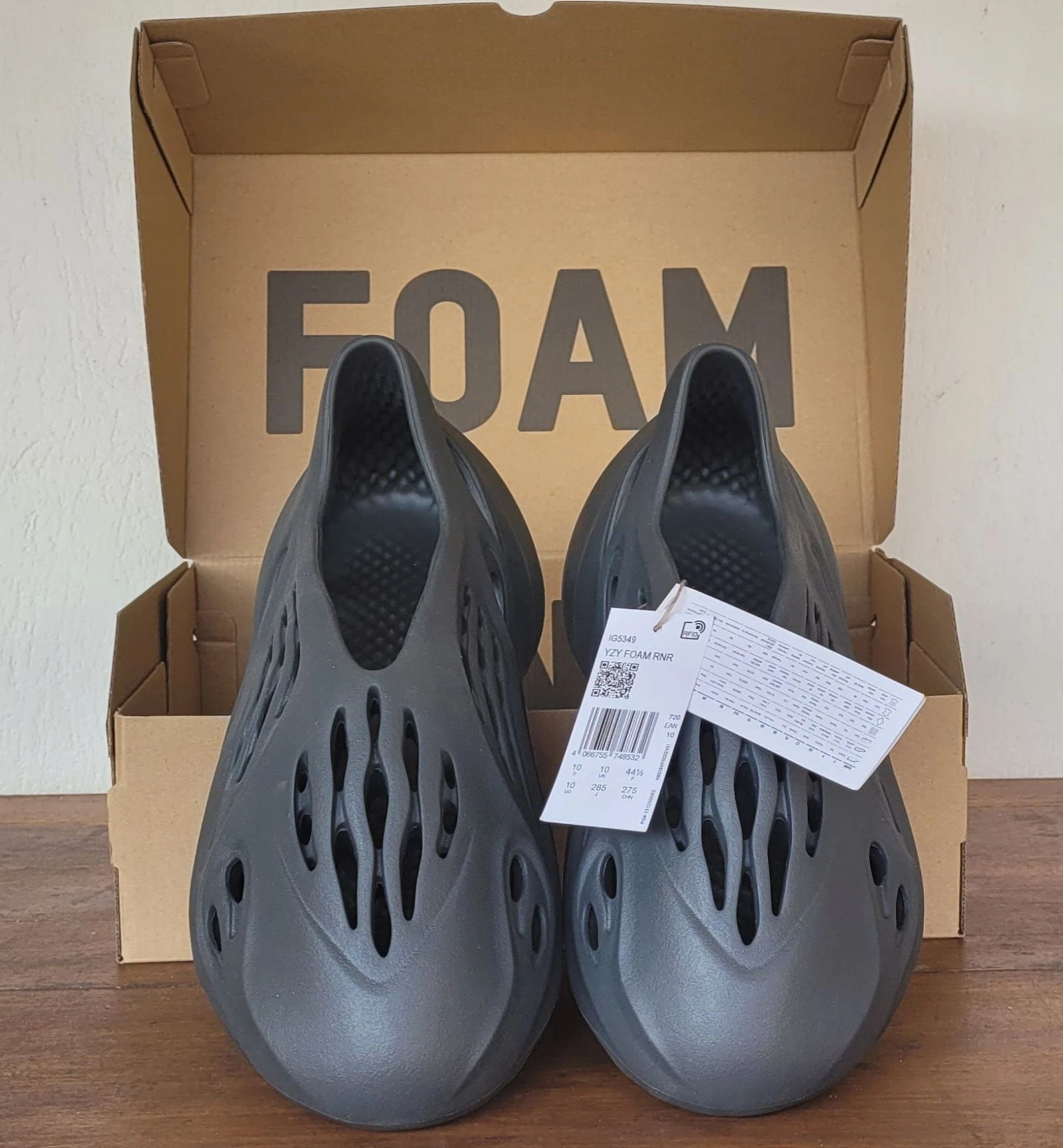 Adidas Tênis Yeezy Foam Runner Carbono Tamanho 44,5/US 10 - Ref IG5349 - Novo & Caixa Original – photo 4
